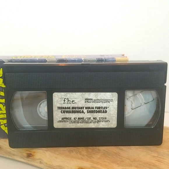 Vintage Teenage Mutant Ninja Turtles "Cowabunga Shredhead" VHS - Picture 7 of 7